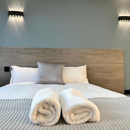 Ashford  Thandi House Heathrow Airport מראה חיצוני תמונה