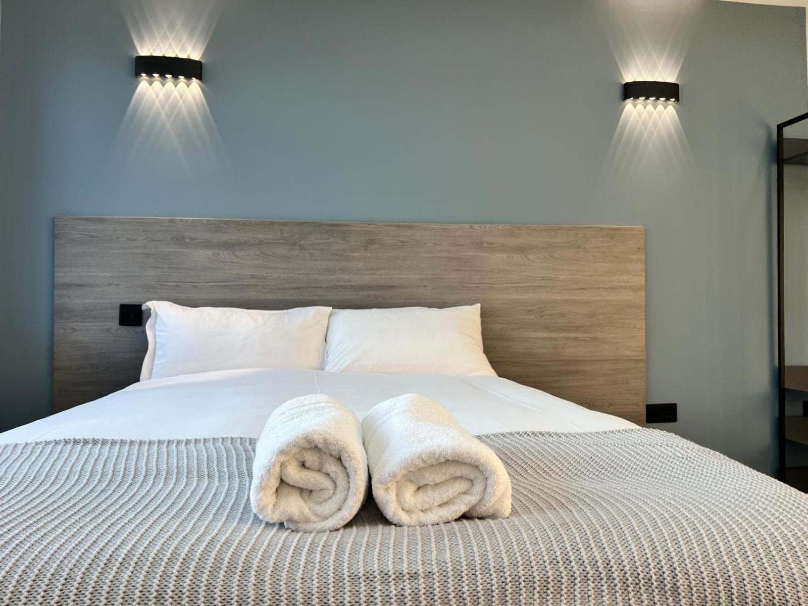 Ashford  Thandi House Heathrow Airport מראה חיצוני תמונה
