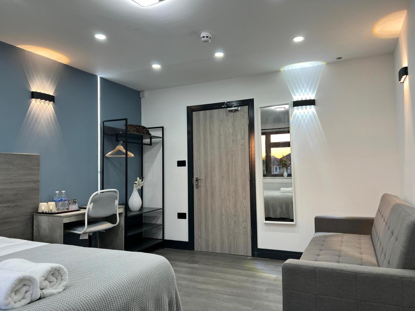 Ashford  Thandi House Heathrow Airport מראה חיצוני תמונה