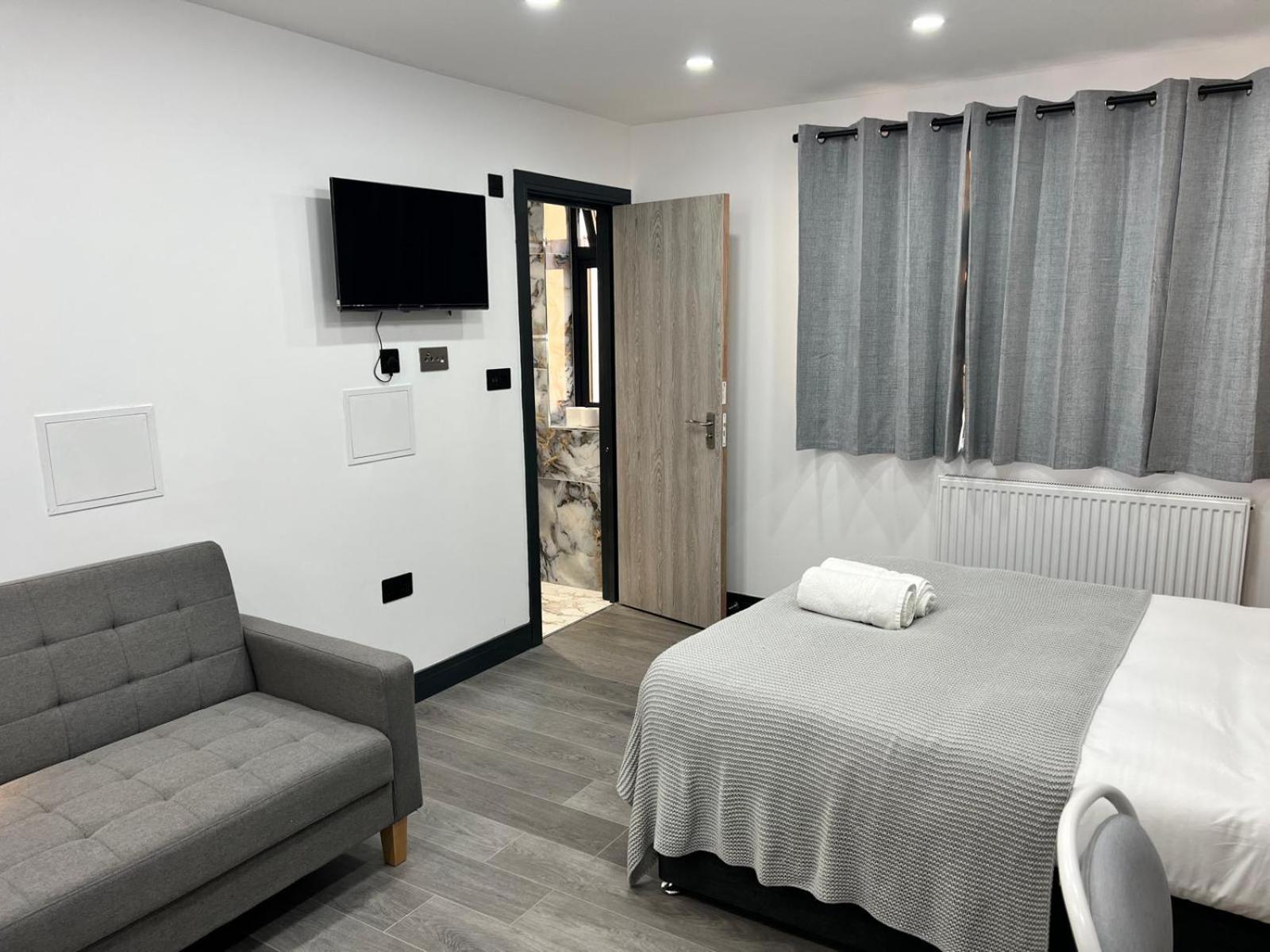 Ashford  Thandi House Heathrow Airport מראה חיצוני תמונה